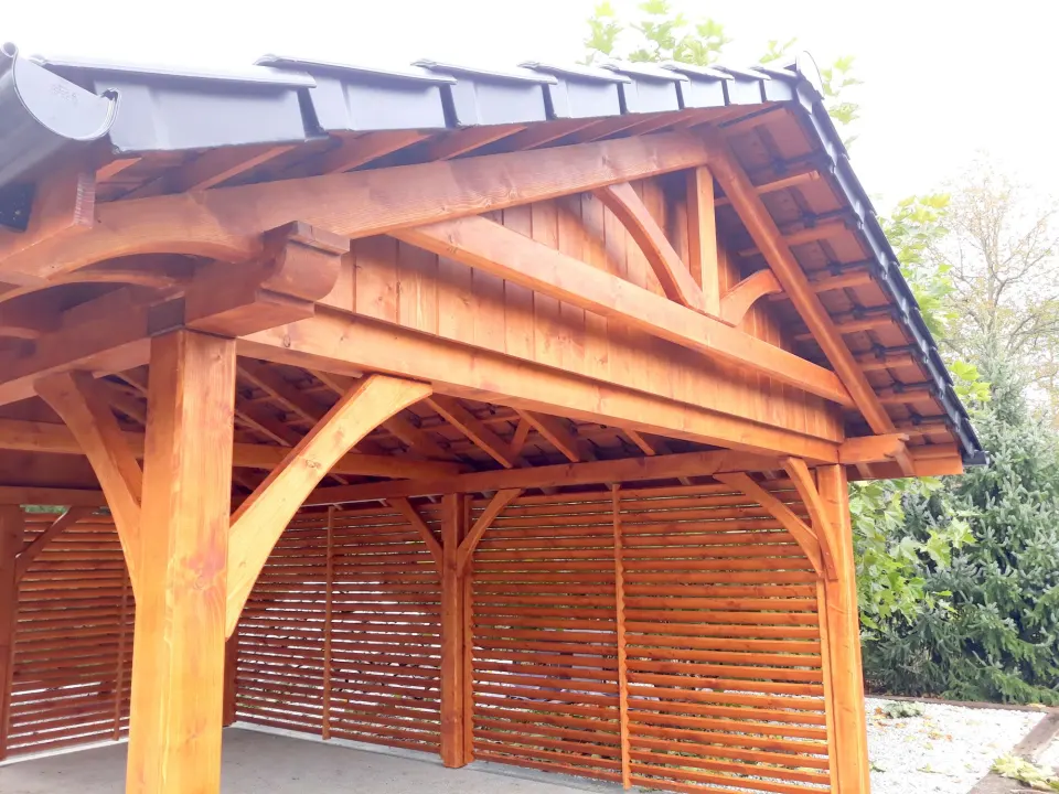 Wiata drewniana 3,5×5 z zabudową ścian typu ” shutters”, zdjęcie 2 z 7
