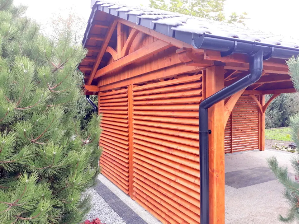 Wiata drewniana 3,5×5 z zabudową ścian typu ” shutters”, zdjęcie 6 z 7